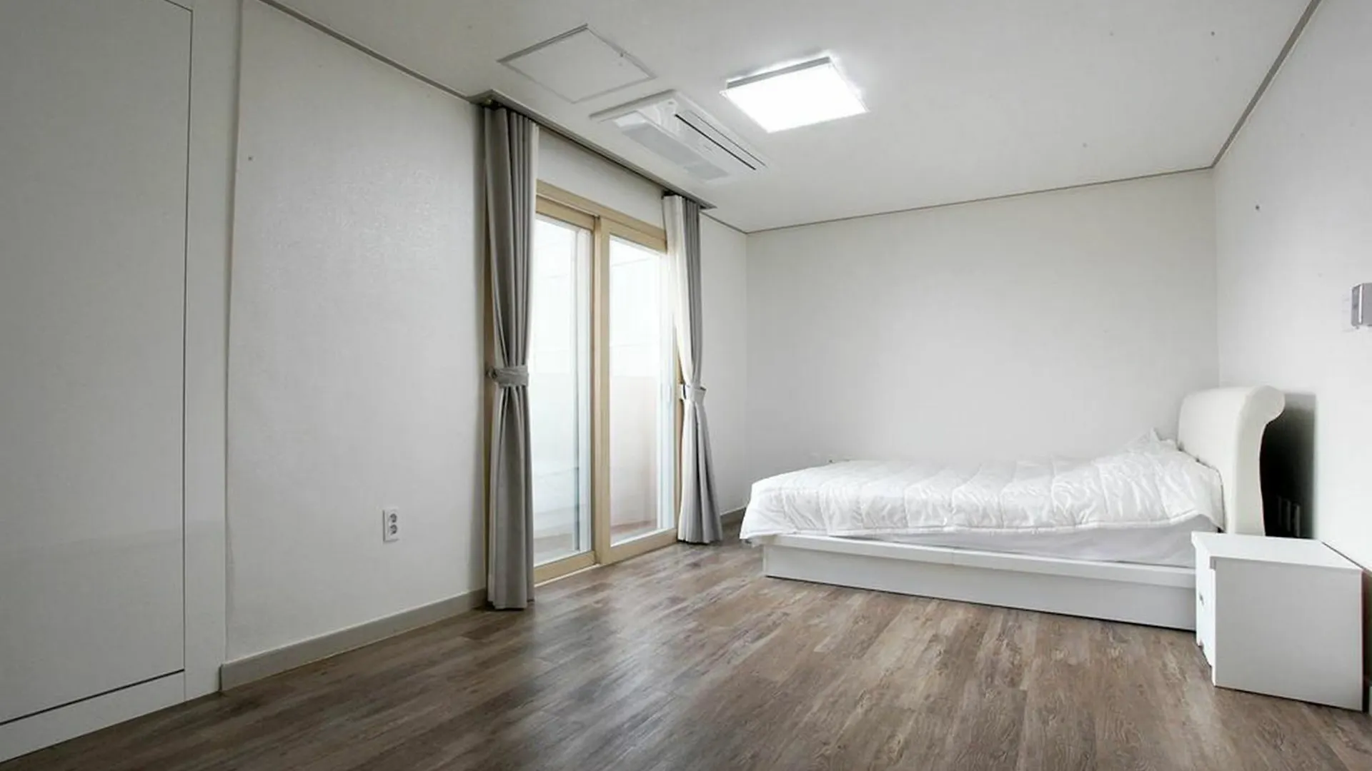 Poem House Aparthotel Jeju